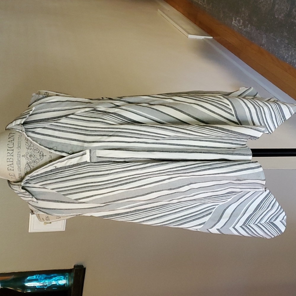 BAR IIISize Small Sleeveless Top